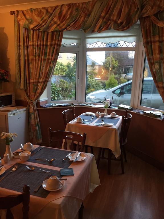 Maureen'S Bed And Breakfast Тралий Екстериор снимка